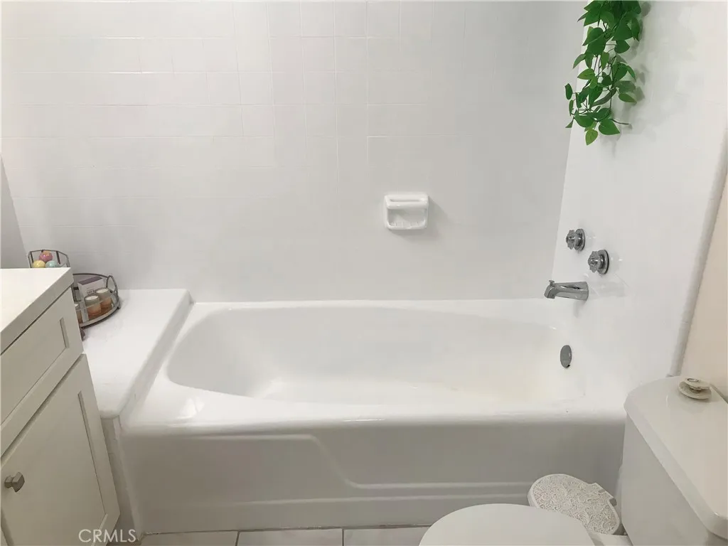 1299 Cordova Street 107, Pasadena, California 91106 home-pic-11